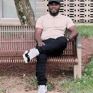 Meet your Posher, Akintunde